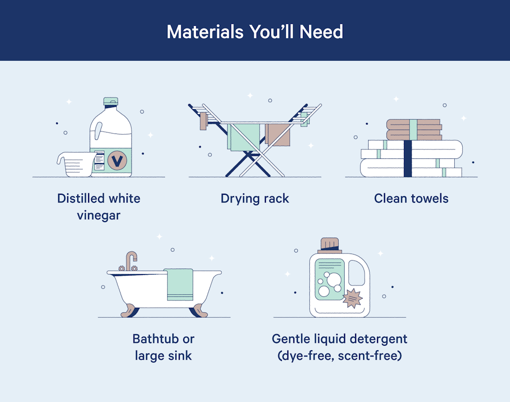 Materials you'll need to wash a quilt: distilled white vinegar, drying rack, clean towels, bathtub, and gentle liquid detergent